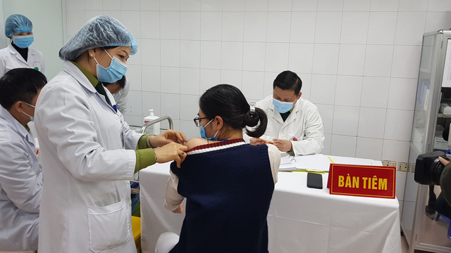 sau-tiem-mui-2-vaccine-made-in-vietnam-nano-covax-luong-khang-the-cua-tinh-nguyen-vien-tang-4-den-20-lan