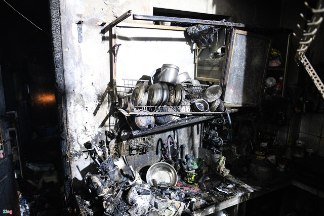 Bên trong căn nhà bị cháy khiến 4 người chết ở Hà Nội - Ảnh 7.