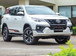 nghich-ly-toyota-fortuner-chay-luot-ban-gia-mac-hon-xe-moi