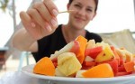 Người phụ nữ ăn trái cây để giảm cân, nào ngờ mắc bệnh tiểu đường nặng, cảnh báo kiểu ăn trái cây 