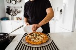 Nghiên cứu mới từ Brazil: Xúc xích, pizza đông lạnh có thể gây nguy cơ tử vong sớm