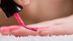 Chất phủ bóng trong sơn móng tay có thể phá vỡ hệ nội tiết