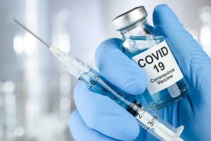Tiêm vaccine COVID-19 mũi 4 cần làm gì để không mệt, hạn chế tác dụng phụ?