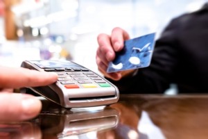 Cảnh báo rủi ro nợ xấu từ hình thức vay từ thẻ tín dụng