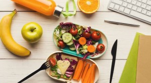Nghiên cứu mới: Ăn ít giảm cân nhanh hơn nhịn ăn gián đoạn