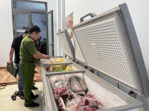 Đắk Lắk: Tạm giữ hơn 03 tấn thực phẩm đông lạnh không rõ nguồn gốc