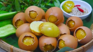 Người Việt có 1 thói quen ăn trứng gà tưởng bổ dưỡng nhưng hóa ra lại dễ rước độc và nhiễm khuẩn