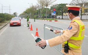 Những trường hợp Cảnh sát giao thông có quyền dừng xe kiểm tra kể cả khi người dân không vi phạm