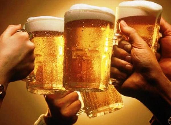 9 bí quyết giúp uống rượu bia không say