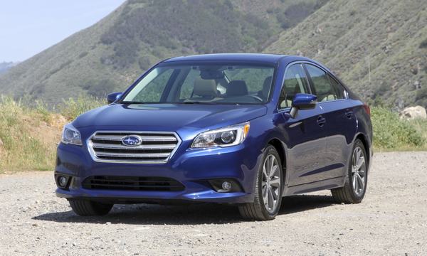 Sedan hạng trung Chevrolet Malibu hay Subaru Legacy hút khách hơn?