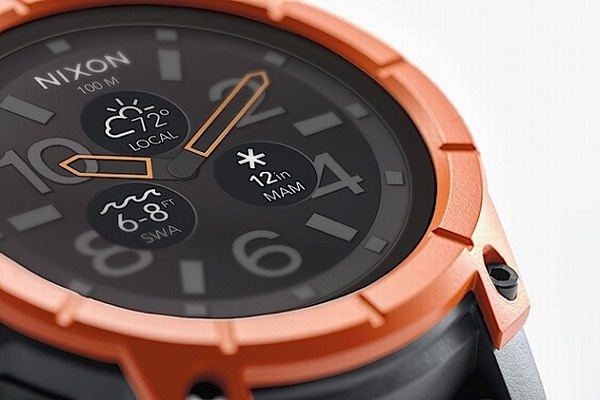 Ra mắt smartwatch có khả năng chịu nước... 100 mét