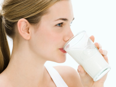 Những sai lầm nghiêm trọng nhiều người mắc phải khi uống sữa
