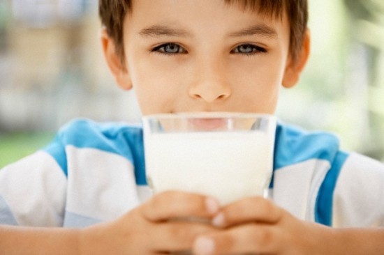 Những sai lầm nghiêm trọng nhiều người mắc phải khi uống sữa