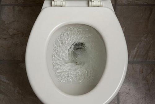 8 thói quen có hại trong nhà tắm