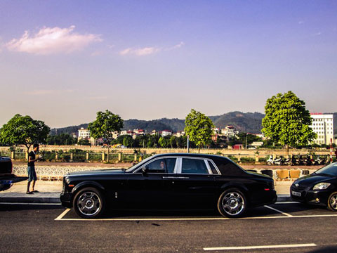 Đại gia Diệu Hiền phá sản, bán đứt siêu xe Rolls-Royce Phantom