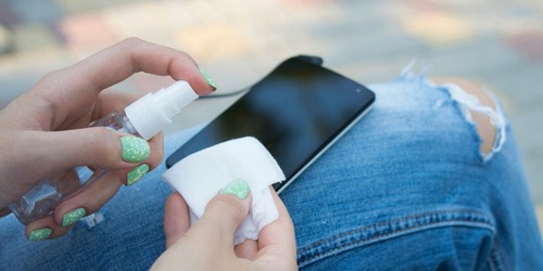 Smartphone là một trong những nguyên nhân hàng đầu huỷ hoại làn da của bạn