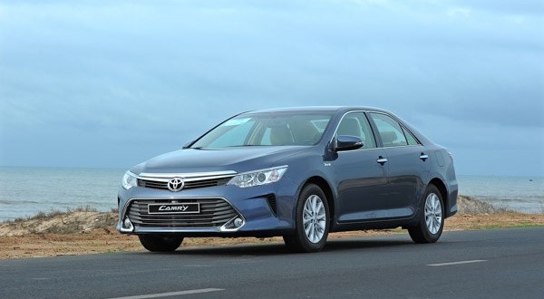 Toyota Việt Nam triệu hồi hơn 2.400 xe Camry 2.0E
