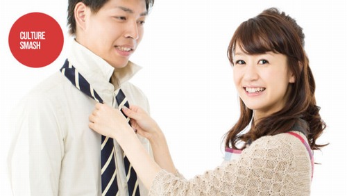 Đàn ông có vợ ở Nhật Bản chỉ mang theo tiền lẻ để tiêu xài