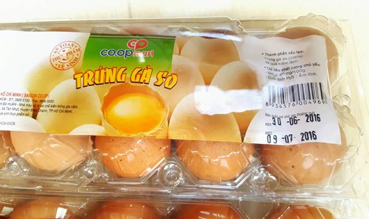 Khách hàng phẫn nộ khi mua được trứng gà 'đến từ tương lai' của Co.op mart