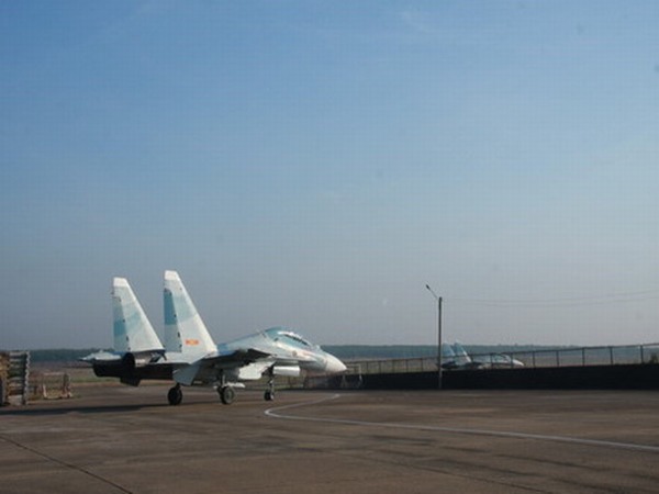 Máy bay Su30-MK2 của Không quân Việt Nam bỗng ‘mất tích’ khi đang bay tập