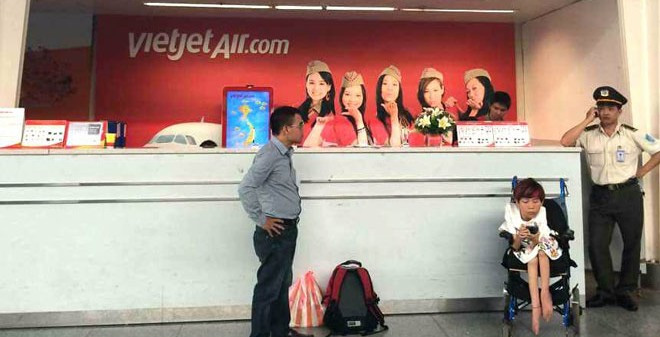 Nhân viên Vietjet Air lại bị tố cư xử thiếu văn hoá với khách hàng