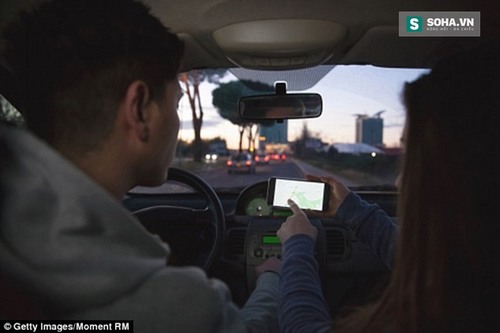 Sử dụng smartphone khi đang lái xe và cái giá quá đắt phải trả