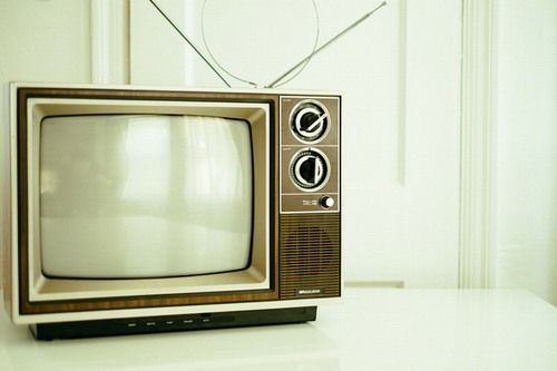 Tại sao lại khai tử truyền hình analog - công nghệ miễn phí và gắn liền với tuổi thơ của chúng ta?