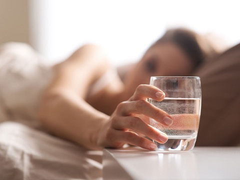 Tự hủy hoại sức khỏe vì uống nước sai cách
