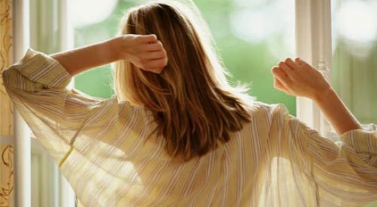 5 thói quen buổi sáng giúp bạn gái bắt đầu ngày mới tràn đầy sức sống