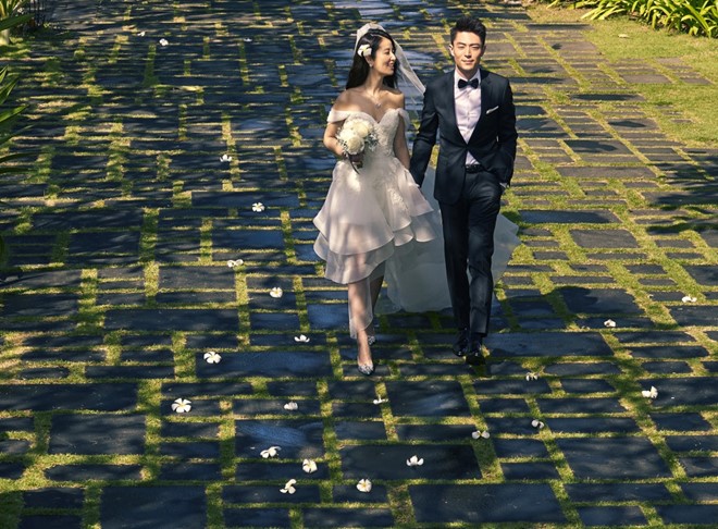 Bộ ảnh cưới chụp vội vàng của Lâm Tâm Như - Hoắc Kiến Hoa