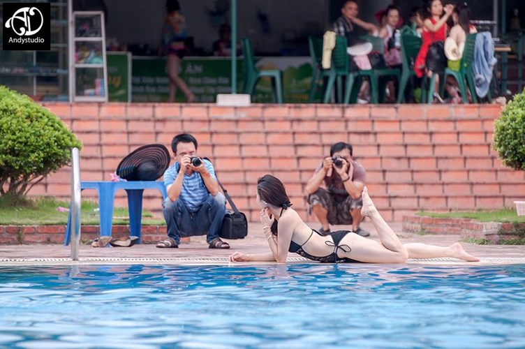 Các chân dài Hà Nội chụp ảnh bikini làm từ thiện gây tranh cãi