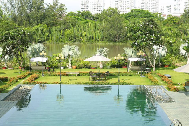 Bỏng mắt với hồ bơi sang chảnh được giới trẻ Sài Gòn cực thích