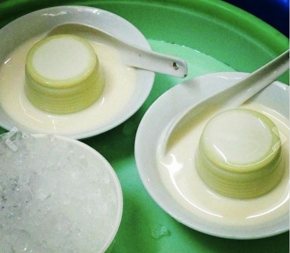 Những món chè lạ tai, ngon miệng nhất định phải ăn trong ngày nắng nóng ở Hà Nội