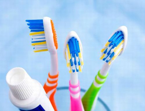 Thói quen dùng bàn chải đánh răng sai lầm gây nguy hiểm sức khỏe