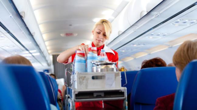 5 thứ cực kỳ bẩn trên máy bay mà hầu như ai cũng dùng