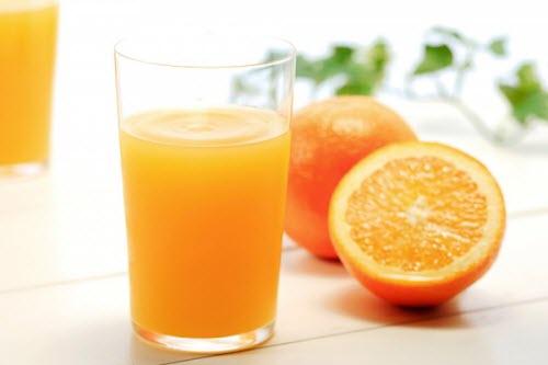 6 loại nước ép trái cây tuyệt đối không được uống khi dùng thuốc