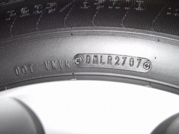 Thay lốp xe - Đại bí mật về 4 chữ số trên lốp xe, hãy cẩn thận để khỏi chết oan (Baoventd.com)