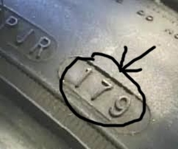 Thay lốp xe - Đại bí mật về 4 chữ số trên lốp xe, hãy cẩn thận để khỏi chết oan (Baoventd.com)