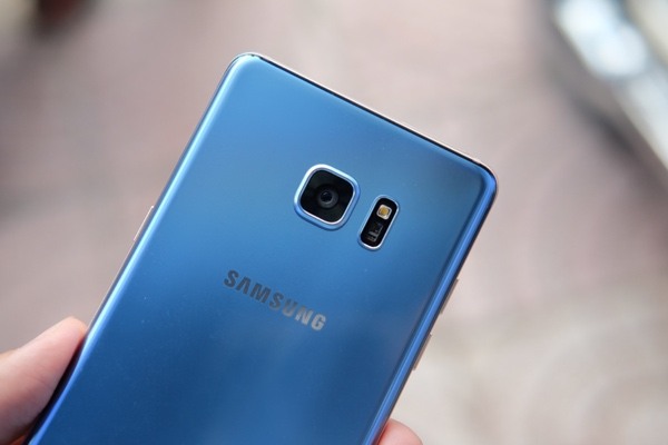 Chiêm ngưỡng Samsung Galaxy Note 7 màu xanh san hô cực hiếm tại VN