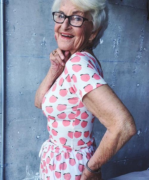 Cụ bà 88 tuổi diện đồ sành điệu nhất thế giới khiến giới trẻ ngưỡng mộ
