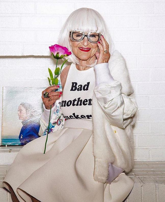 Cụ bà 88 tuổi diện đồ sành điệu nhất thế giới khiến giới trẻ ngưỡng mộ