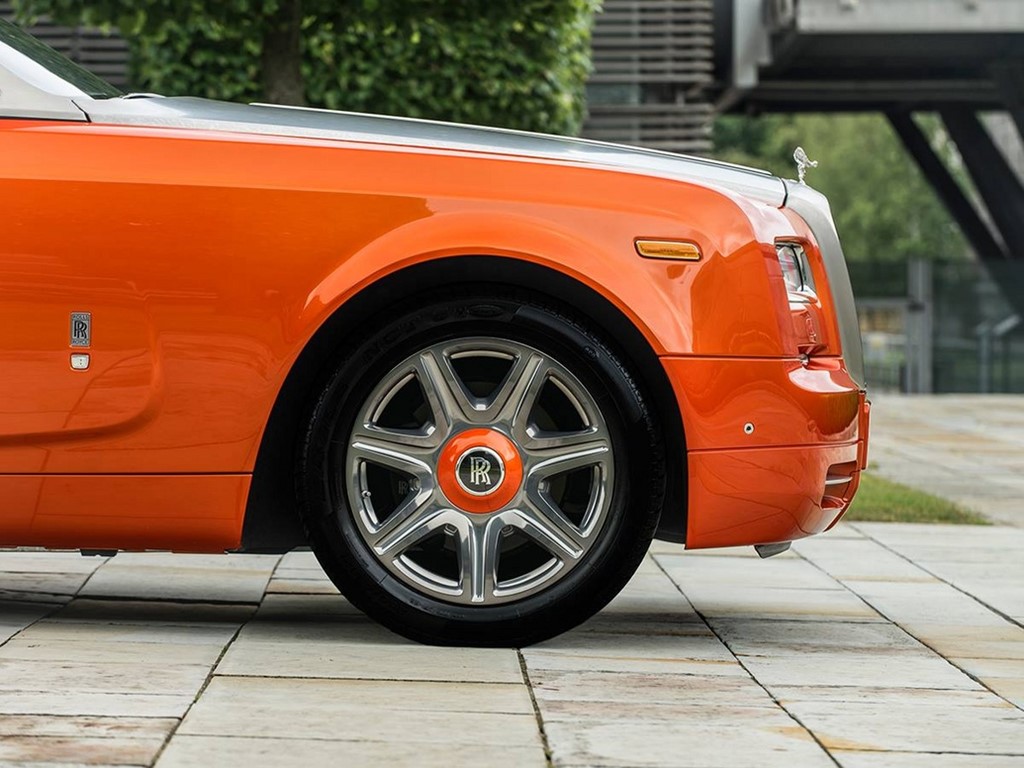 Rolls-Royce lột xác với phong cách trẻ trung