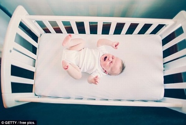 Tác hại của gối ngủ chống lõm đầu cho bé sơ sinh
