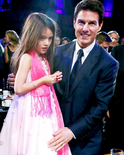 Vì giáo phái lạ, Tom Cruise quyết từ mặt con gái Suri?