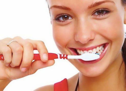 3 cách làm trắng răng khá hiệu quả với muối