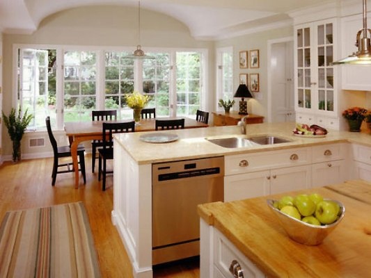 Bếp trong nhà đối diện với ban công có ảnh hưởng gì đến tài vận của gia chủ?