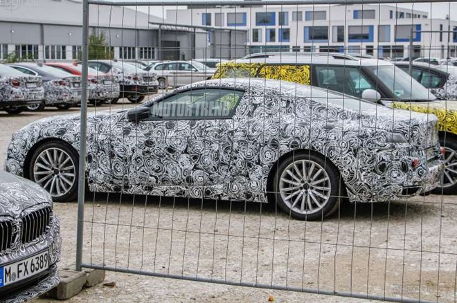 BMW 8-series lần đầu lộ diện