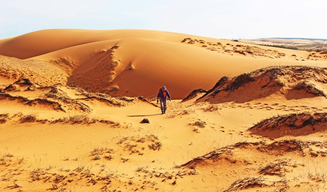 'Cung đường chinh phục sa mạc cát lớn nhất Việt Nam