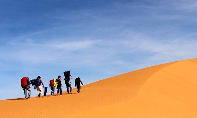 'Cung đường chinh phục sa mạc cát lớn nhất Việt Nam