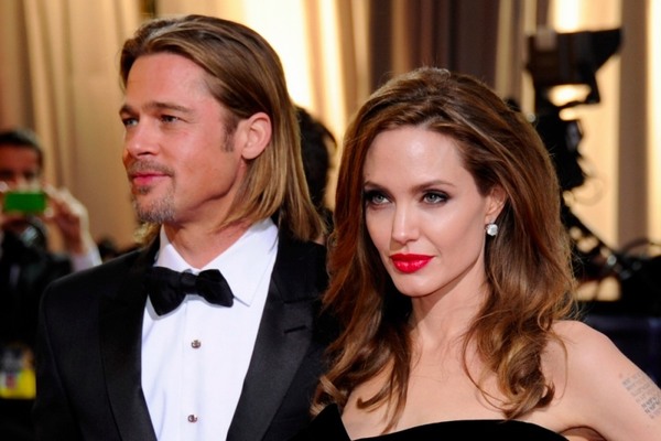 Đơn ly hôn 10 trang giấy của Angelina Jolie viết gì